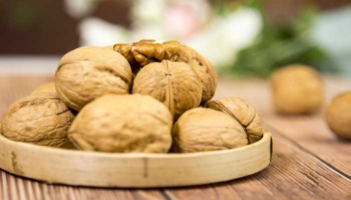 甲亢为什么不能吃核桃 得了甲亢吃什么食物好