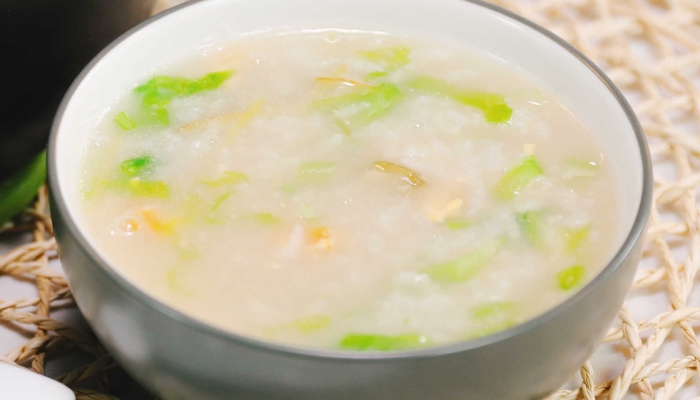 绿豆和皮蛋能一起吃吗？ 皮蛋不能和什么一起吃