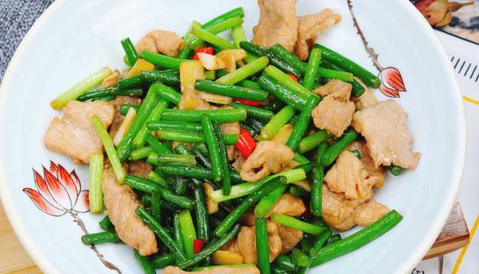 坐月子可以吃蒜苔吗？ 坐月子吃蒜苔的好处