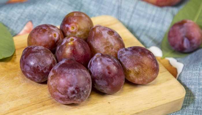 话梅泡水喝有什么好处，功效是什么