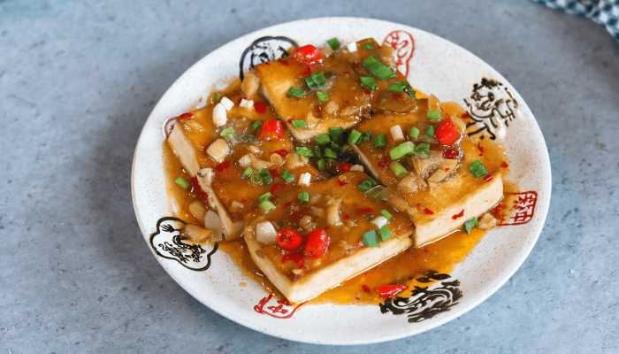 闷豆腐的做法，闷豆腐需经历几个步骤