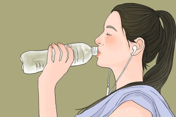 睡前喝水会水肿吗？？