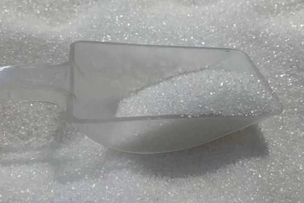 生吃冰糖的功效与作用 生吃冰糖有什么好处