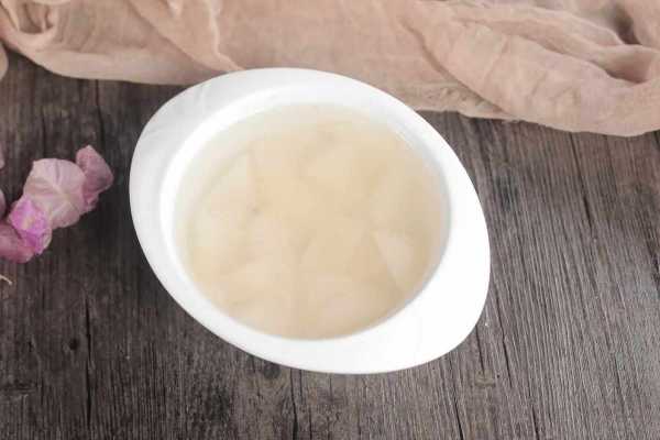 风热咳嗽可以吃冰糖雪梨吗？ 风热咳嗽应该吃什么