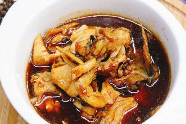 多喝鱼汤有什么好处_每天喝鱼汤有什么好处