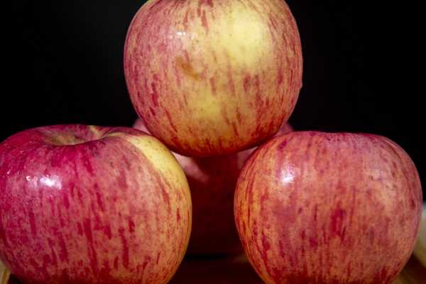 苹果蜂蜜水的功效有哪些？ 苹果的营养价值