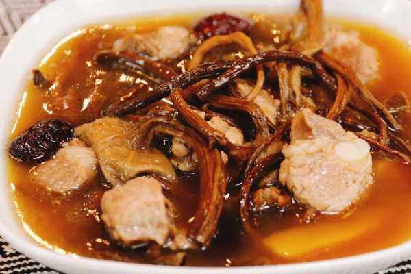 鸽子汤怎么炖最营养 鸽子汤的营养价值 鸽子汤有哪些好处