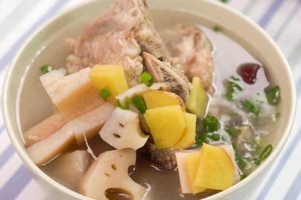 鸽子汤怎么炖最营养 鸽子汤的营养价值 鸽子汤有哪些好处