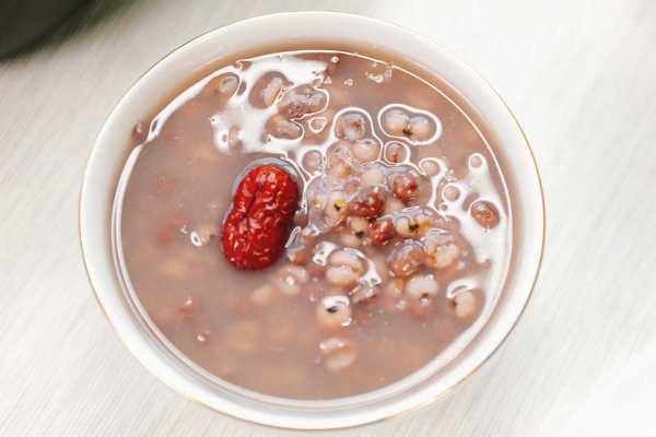 红豆薏米茶祛湿吗？ 红豆薏米茶的祛湿原理
