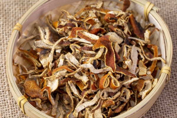 陈皮与橘子皮的区别 陈皮跟什么泡水好