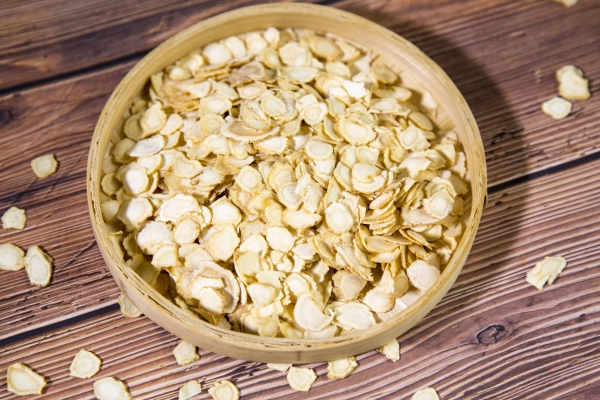 西洋参片过期了还能泡水喝吗？ 西洋参片和什么搭配好