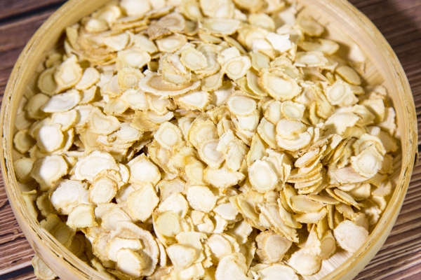 花旗参和西洋参有什么区别 服用西洋参的好处和坏处