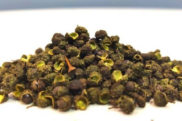 炖鸡汤不能放哪些调料 炖鸡汤的功效作用