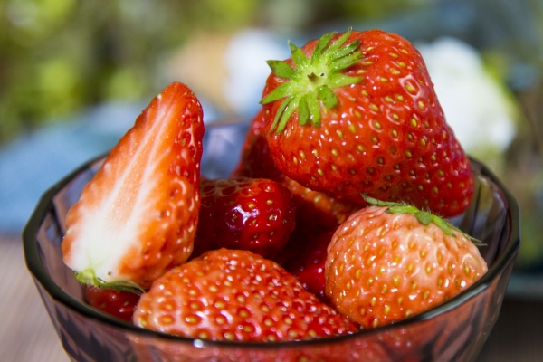 草莓怎么清洗干净又快 挑选草莓的小技巧