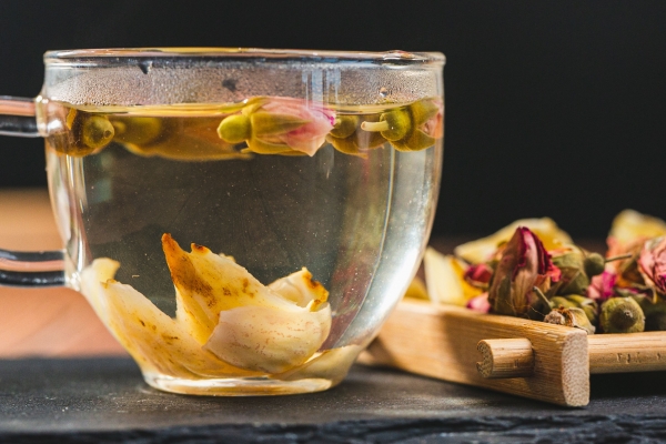 咳嗽可不可以吃小龙虾 咳嗽适合喝什么茶