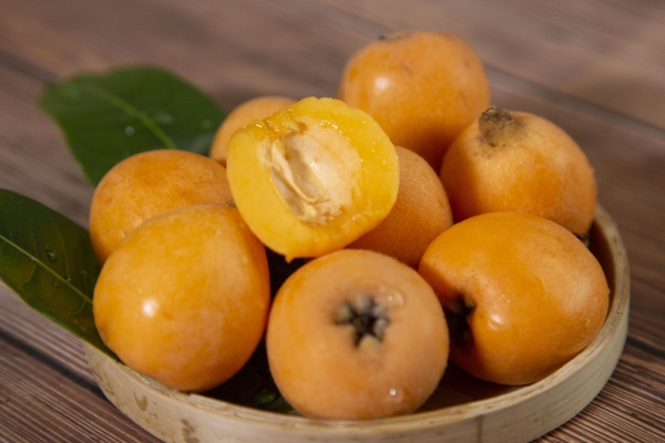 枇杷是凉性的还是热性的 怎么挑选枇杷