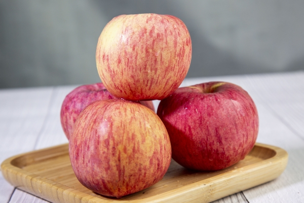 大闸蟹吃了不能吃什么水果 和螃蟹相克的水果