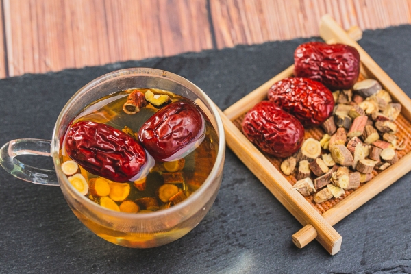 红枣怎么吃不上火还祛湿 红枣不上火还祛湿该如何吃