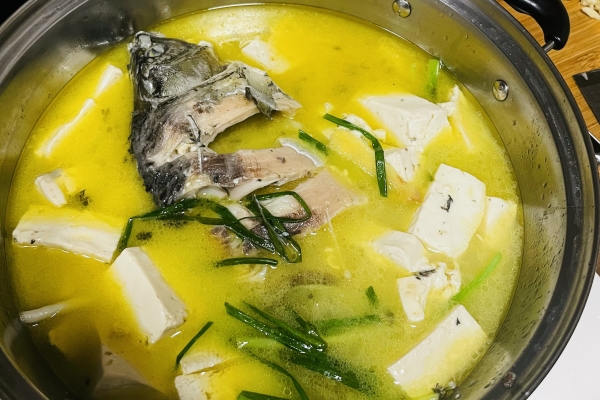 鲫鱼汤健脾祛湿下火吗？ 鲫鱼汤的综合营养价值