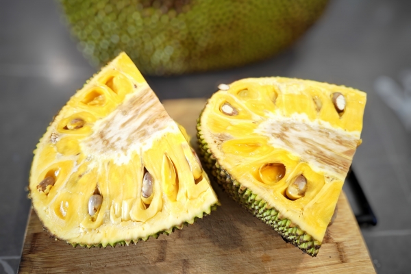 菠萝蜜一天最多吃几颗 菠萝蜜吃多了会怎样