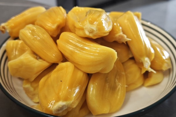 菠萝蜜剥开过夜了还能吃吗？ 判断菠萝蜜是否可继续食用