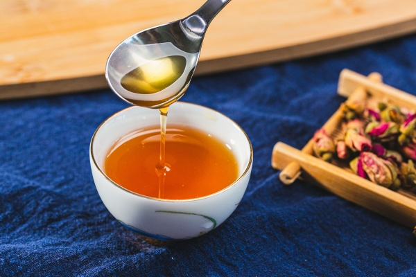 蜂蜜和豆浆能不能一起吃 食用蜂蜜和豆浆需要注意什么
