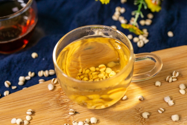 哺乳期可以喝莲子心茶吗？ 莲子心茶什么人不能喝