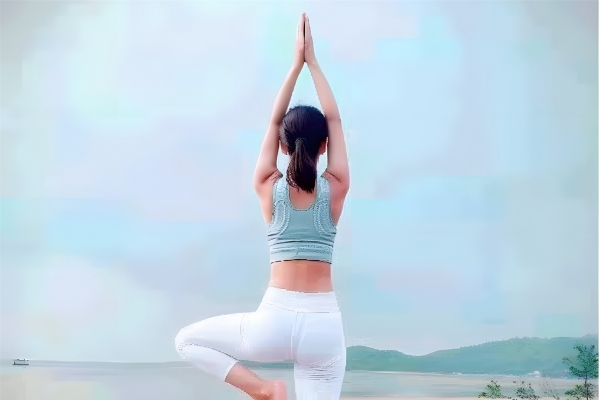 瑜伽坐立前屈的好处 什么是坐立体前屈运动