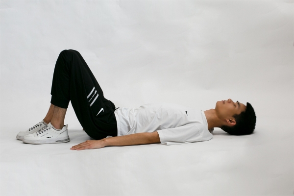 睡前做坐位体前屈有什么作用 体前屈做多了有坏处吗？