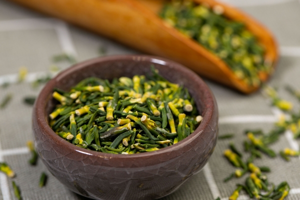 莲子心泡水男性能喝吗？ 莲子心泡水喝能去肝火吗？