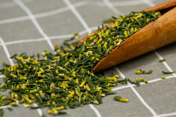 莲子心泡水男性能喝吗？ 莲子心泡水喝能去肝火吗？