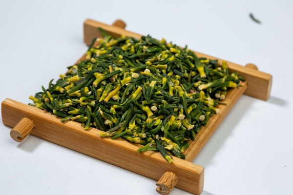 莲子心和菊花能一起泡水喝吗？ 菊花麦冬莲子心泡水喝的功效