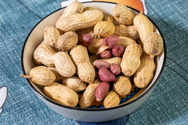 花生可以美白牙齿吗？ 美白牙齿的方法