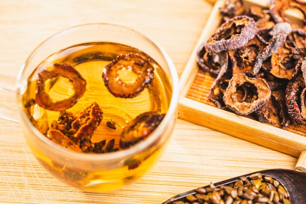 山楂和什么泡水喝减肥 山楂加什么降血脂最快