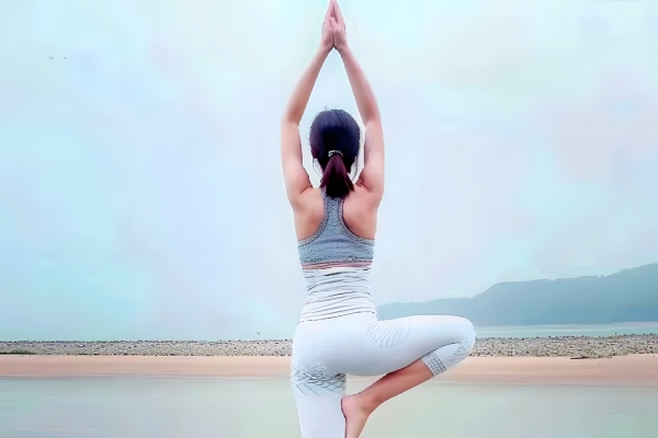 练瑜伽前后多长时间不能吃饭 练瑜伽多久能看到效果