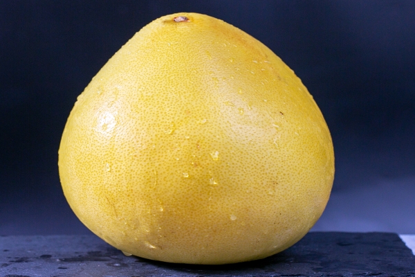 柚子皮晒干保存三年有用吗？ 柚子皮晒干后的作用