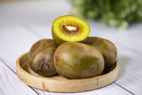 猕猴桃泡酒的功效和作用 猕猴桃泡酒的注意事项