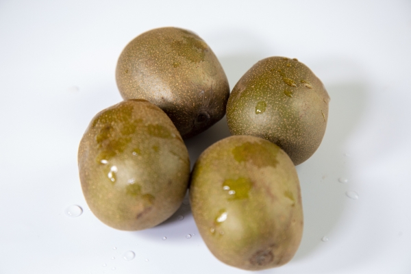 猕猴桃怎么判断熟没熟 怎么区分猕猴桃是熟透还是烂