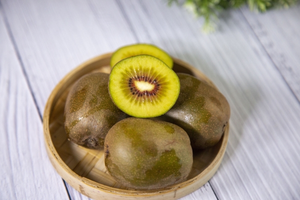吃猕猴桃有什么好处和坏处 吃猕猴桃注意事项