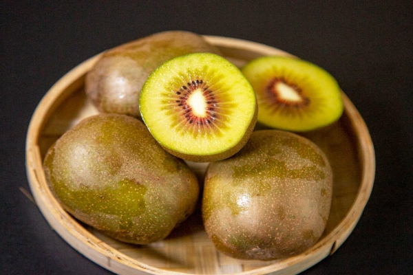 猕猴桃哪四种人不能吃 哪些食物不能和猕猴桃一起吃