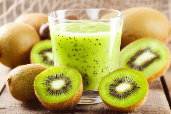 猕猴桃汁的功效与作用 喝猕猴桃汁需要注意什么