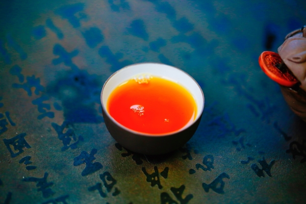 湿气重的人喝红茶可以祛湿气吗？ 喝红茶会增加体内湿气吗？