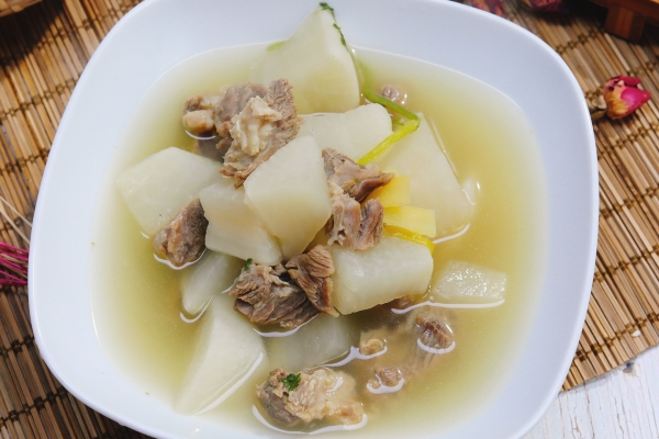 冬季喝什么汤能暖胃驱寒 喝什么茶暖胃驱寒