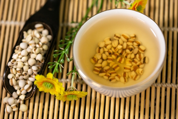 湿气重的女人怎样排湿气 女人湿气太重吃什么排湿最快