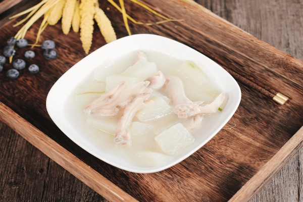 湿气重的人能喝冬瓜汤吗？ 湿气重尽量六不吃