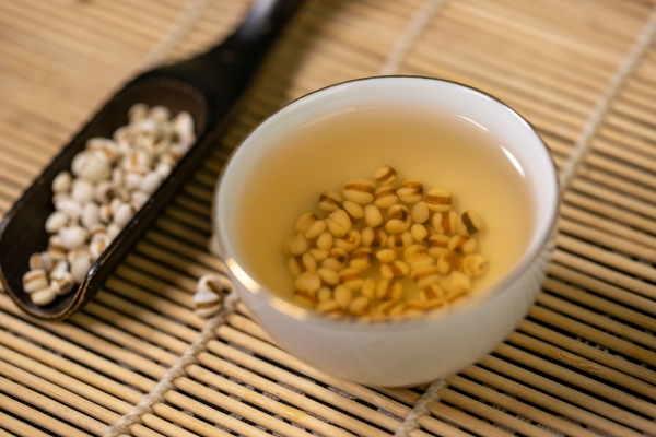 喝荷叶茶会增加湿气吗？ 女性喝荷叶茶的好处