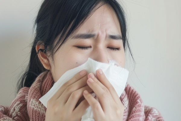 鼻子不通气按哪个穴位 晚上鼻子不通气小妙招