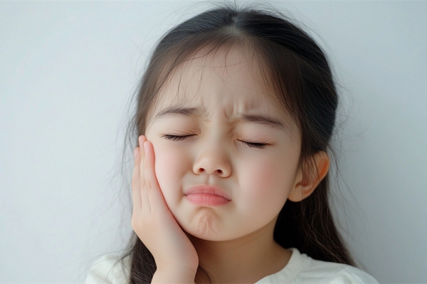 牙疼按哪个穴位止痛 胃火牙疼按摩什么部位