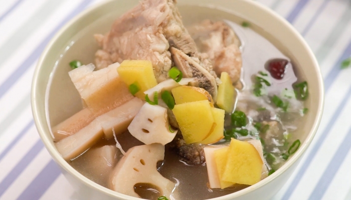 秋分老人吃莲藕养生吗？ 老人吃莲藕要注意什么